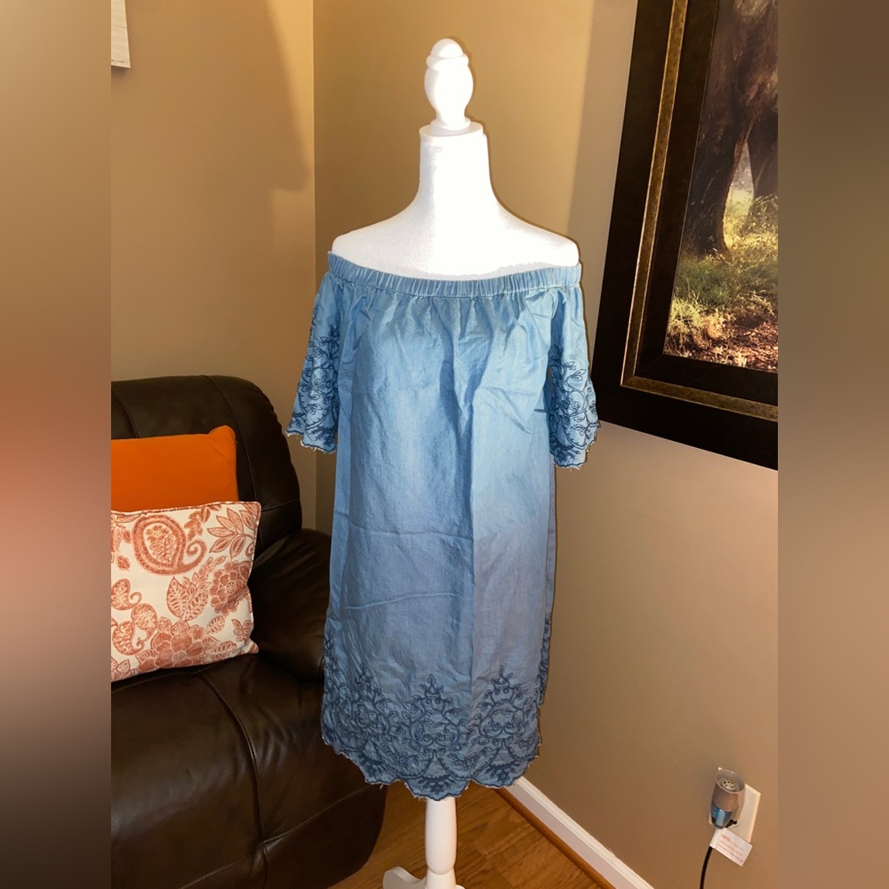 Blue Dress with embroidered Print M
